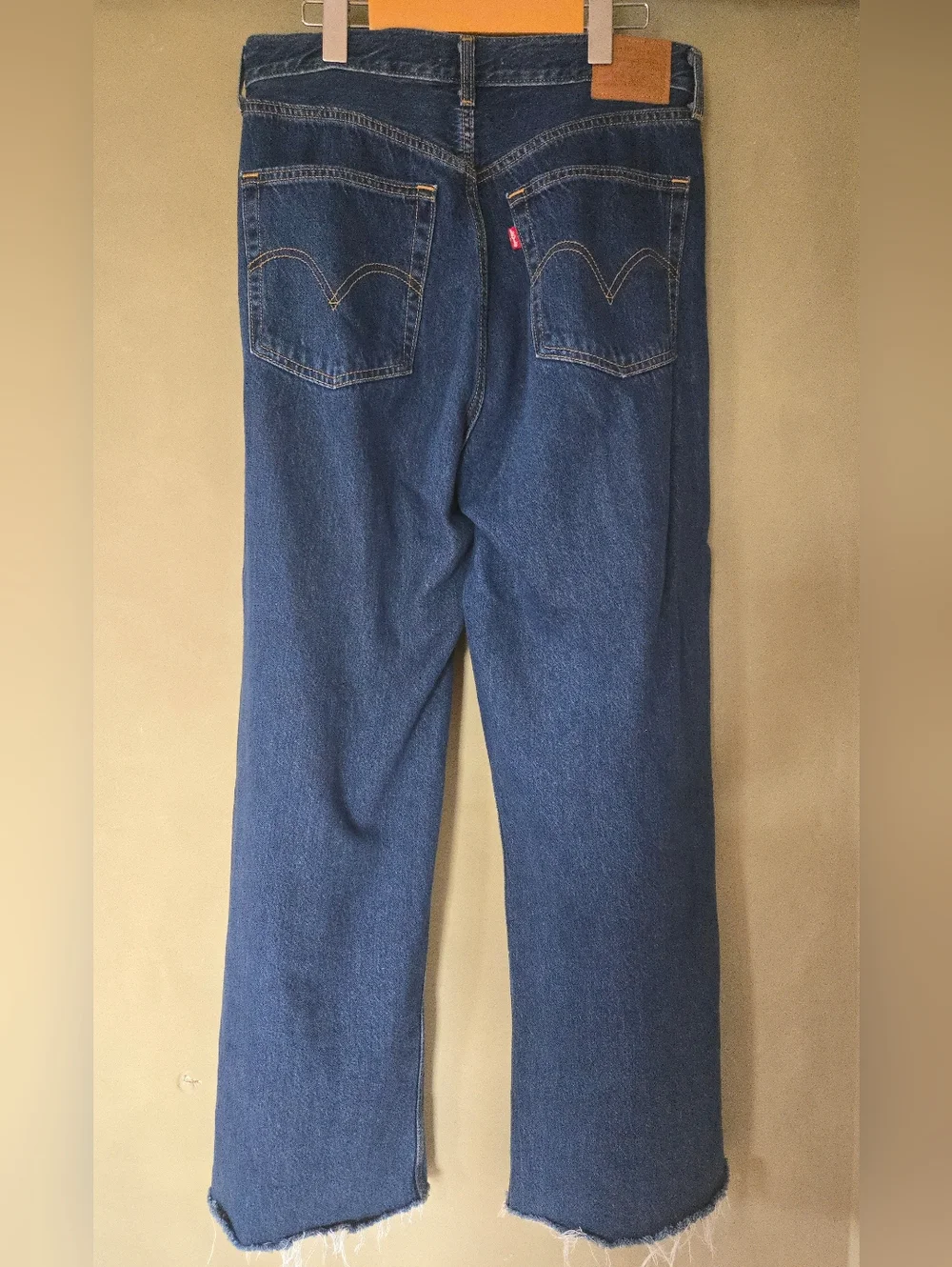 VINTAGE! Levi's | High-Waist Wide Leg 'High Loose' Blue Jeans for Women, Size 29 - Picture 3 of 11
